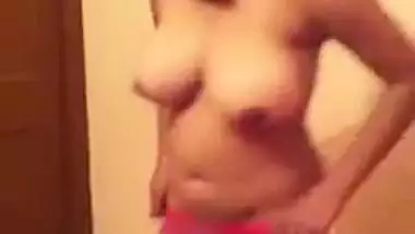 Desi hottie puts on clothes in front of hubby who likes to film porn
