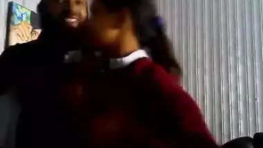 Maulana fucks an 18-year-old girl in Pakistani sex MMS