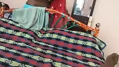Desi XXX MILF talks on the phone with her sex body parts naked