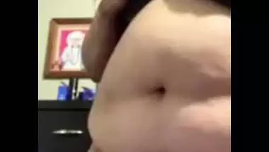 BBW desi nude applying body lotion viral video call