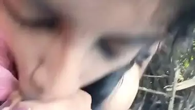 Nude Tamil girl sucking lund of payyan in forest