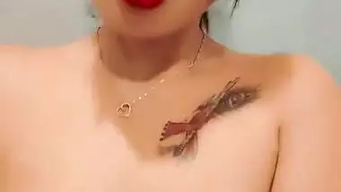 Indian nude milf shows her big boob and pussy on camera