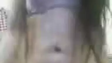 Swanky Indian needs no panties to perform a dance on the webcam