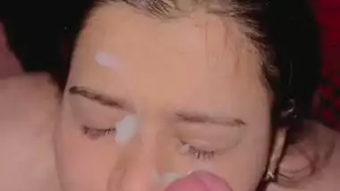 Nude Indian girl gets cum facialized by her lover